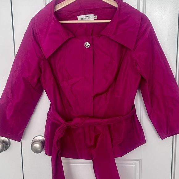 Rickie Freeman for Teri Jon Jackets & Blazers - Teri Jon Rickie Freeman 100% silk taffeta cropped jacket wide tie belt Fuchsia 6